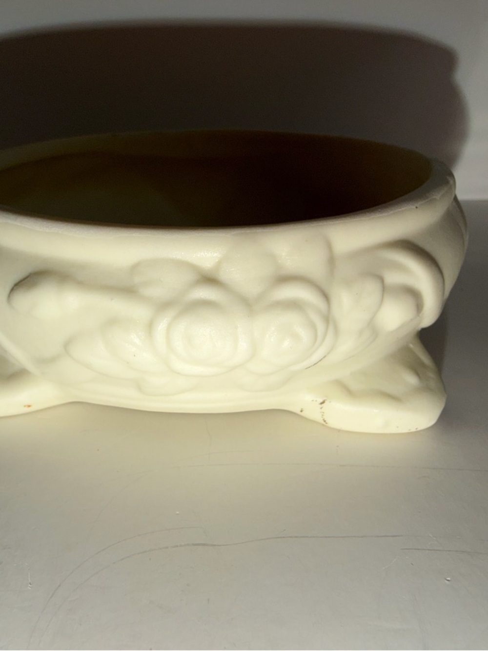 Vintage White Bisque Porcelain Footed Trinket Box - Picture 7 of 11